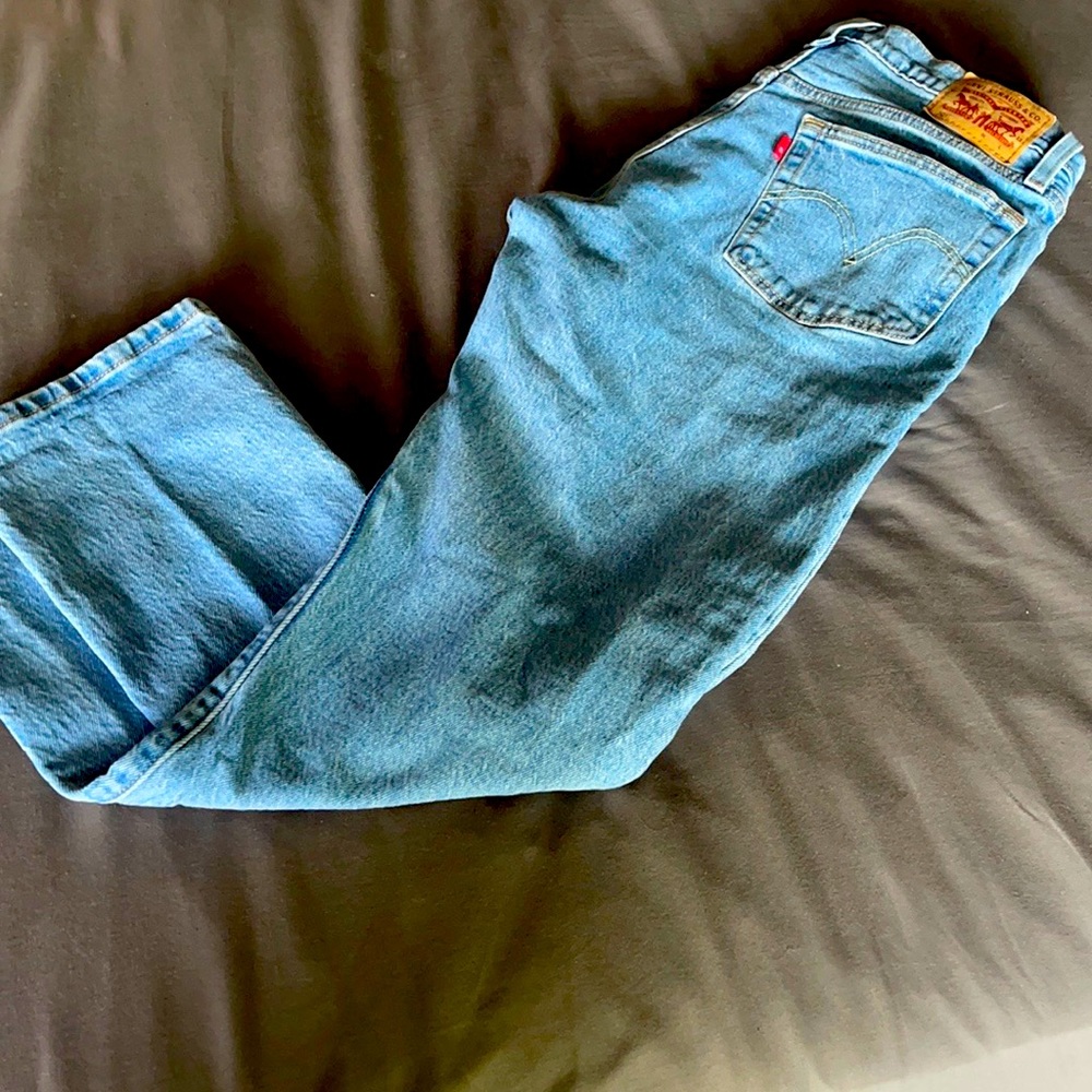 Levi’s 501 cropped tango surge color
